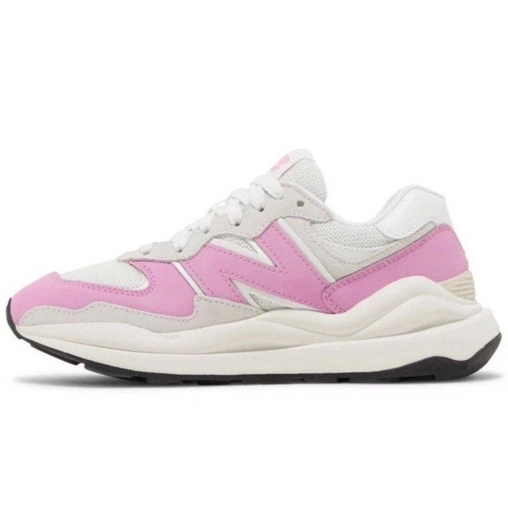 New Balance Womens 57/40 Barbie W5740SVA Women Size 8.5 MINT RARE Preppy Pink